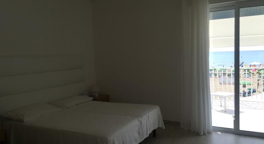 Hotel Bellariva ลิโดดิเยโซโล ภายนอก รูปภาพ