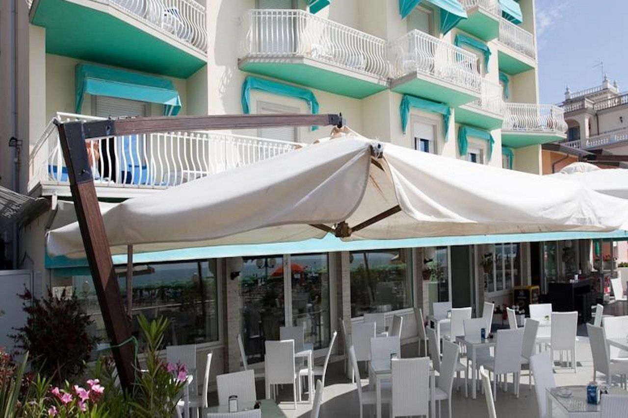 Hotel Bellariva ลิโดดิเยโซโล ภายนอก รูปภาพ