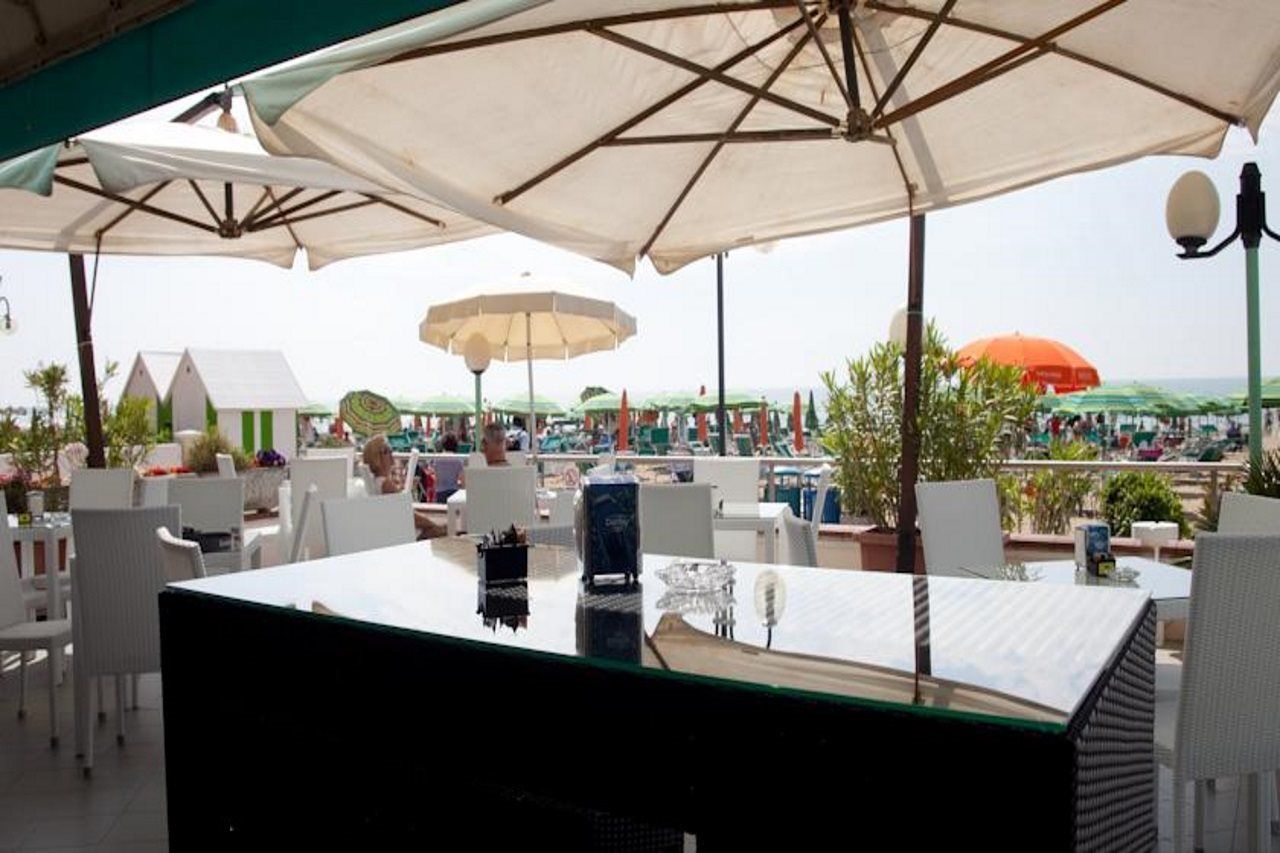 Hotel Bellariva ลิโดดิเยโซโล ภายนอก รูปภาพ