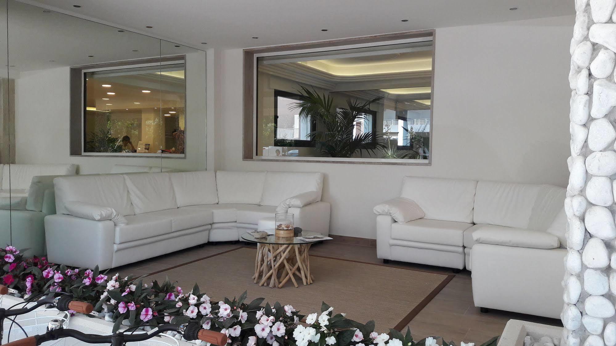 Hotel Bellariva ลิโดดิเยโซโล ภายนอก รูปภาพ
