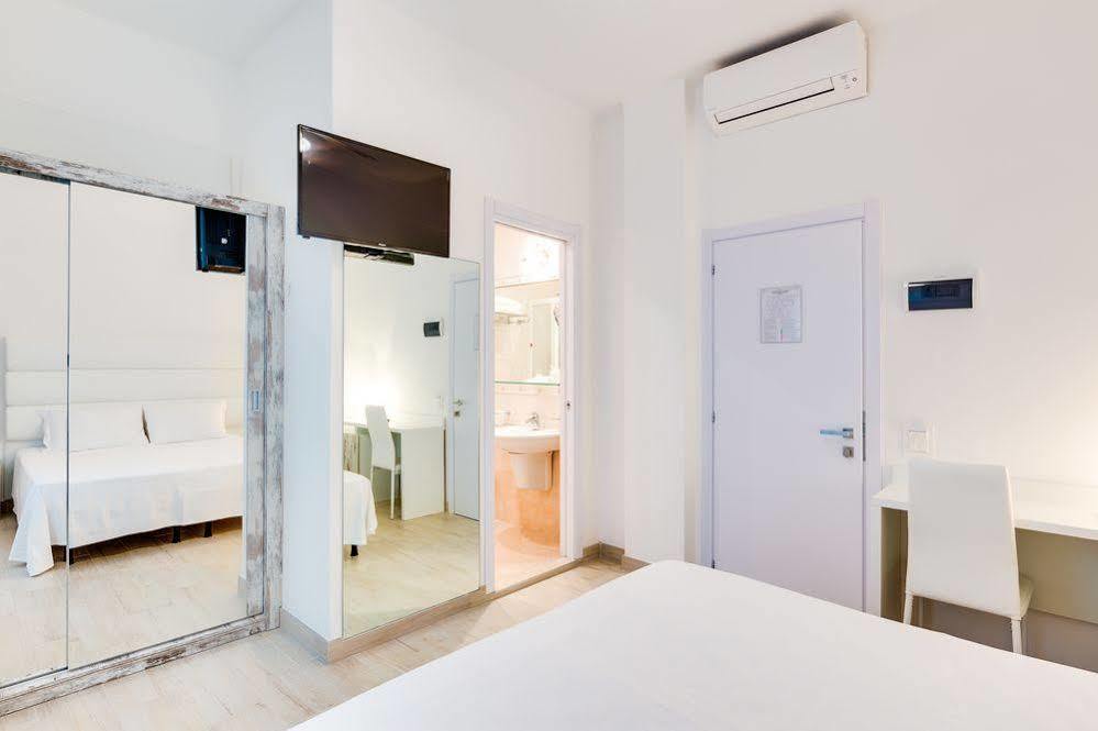 Hotel Bellariva ลิโดดิเยโซโล ภายนอก รูปภาพ