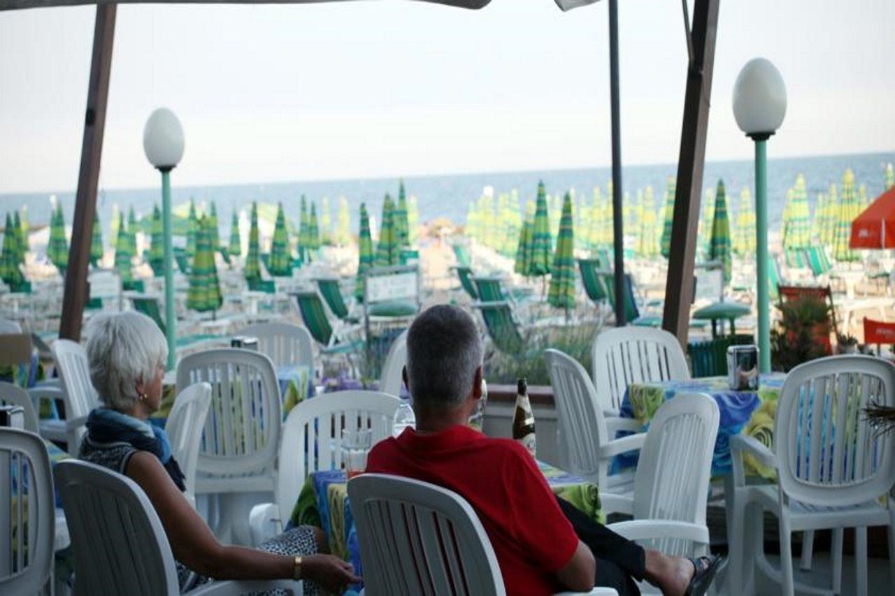 Hotel Bellariva ลิโดดิเยโซโล ภายนอก รูปภาพ